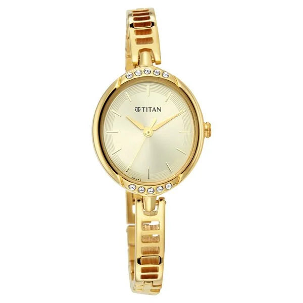 Titan Quartz Analog Golden Dial Metal Strap Watch for Women 2637ym01